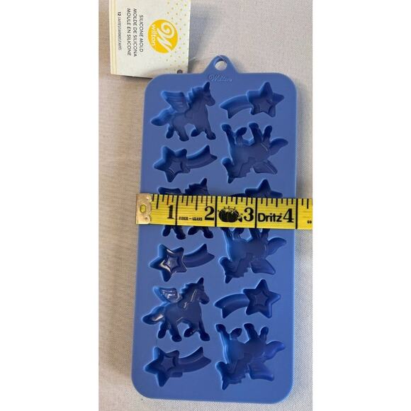 Wilton Silicone Candy Mold - Flying Unicorns Shooting Stars - Blue Mold NWT - Picture 4 of 4